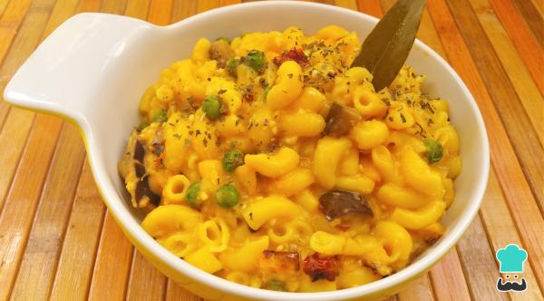 Recette végétalienne de macaronis au fromage et à la citrouille