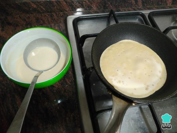 Recette de Crêpes Salées Farcies au Thon - Étape 5