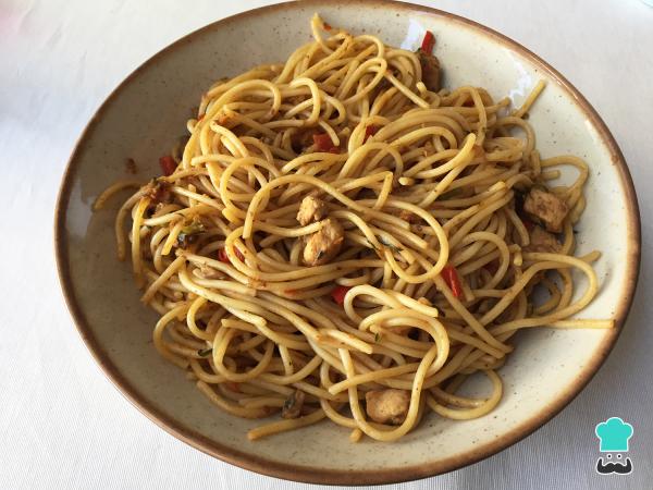 Recette de pâtes au poulet, légumes et soja