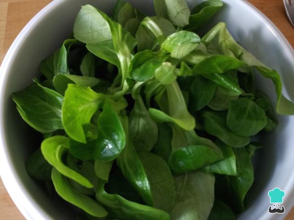 Salade de mâche au poulet recette - Étape 2