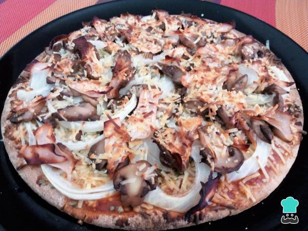 Recette de pizza à l'épeautre de blé entier avec jambon, champignons et oignon - Étape 6