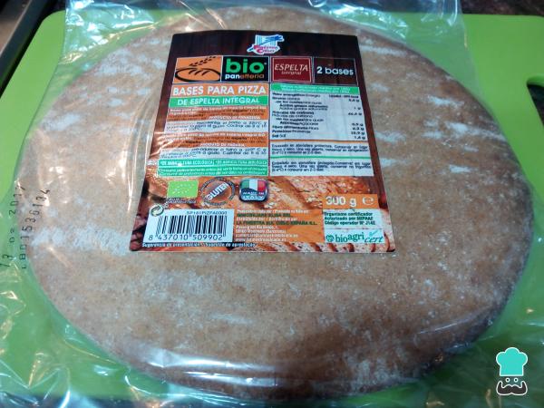 Recette de pizza à l'épeautre de blé entier avec jambon, champignons et oignon - Étape 1