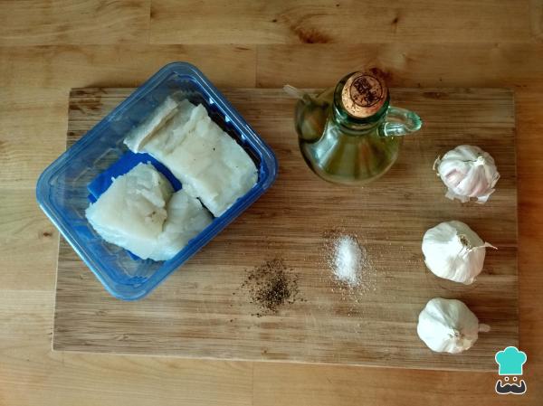 Recette de Cabillaud au four à l'ail rôti - Étape 1