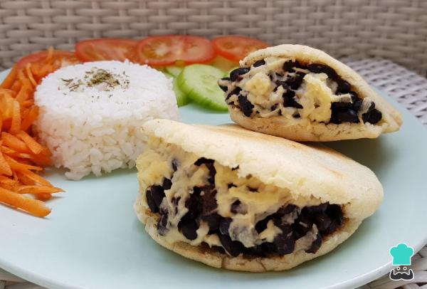 Recette des Arepas farcis aux haricots noirs - Étape 7