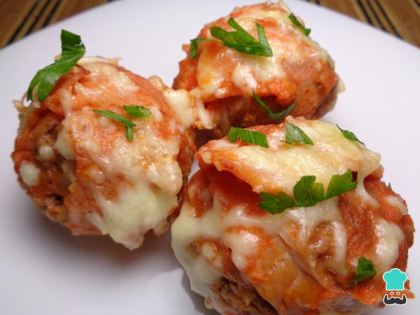 Recette de boulettes de viande enrobées de bacon au four