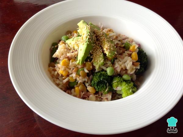 Recette de salade de riz brun au thon