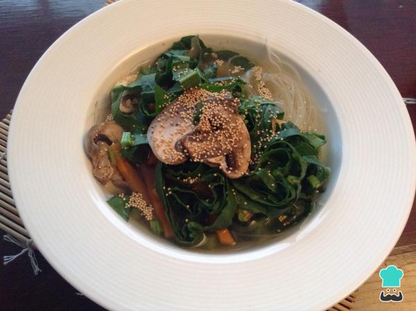 Recette de soupe de nouilles de riz aux légumes