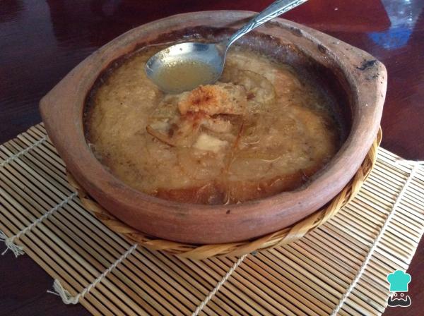 Recette du gratin de soupe à l'oignon à l'oeuf