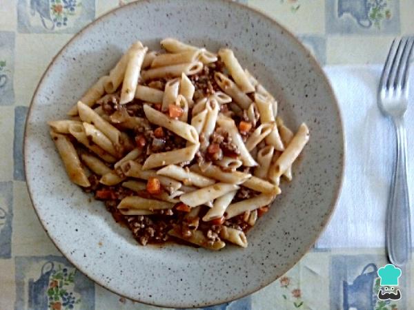Recette italienne de macaroni bolognais