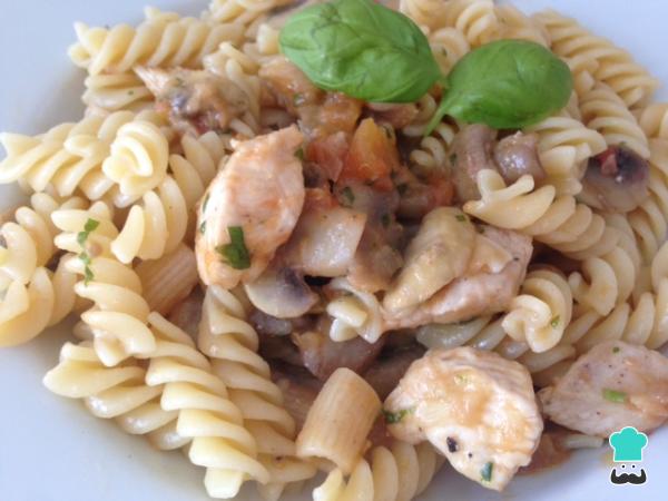 recette Fusilli au poulet et aux champignons