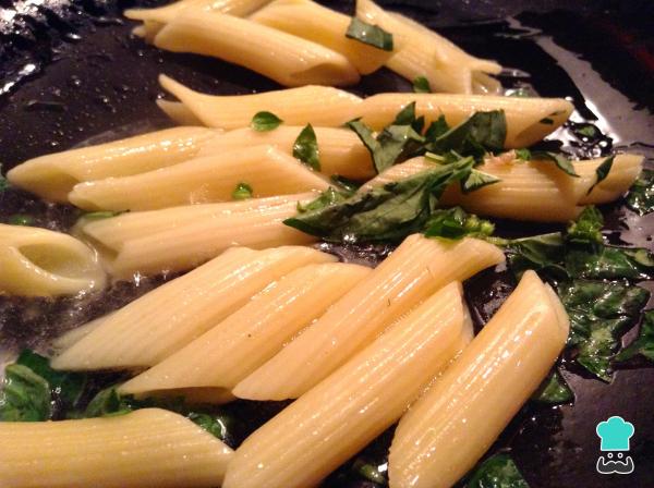 Recette de pâtes à la sauce au saumon - Étape 3