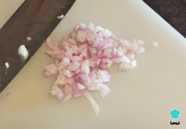 Recette de Saucisses mijotées à la tomate - Étape 1