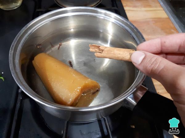 Recette de Capirotada mexicaine avec panela - Étape 3