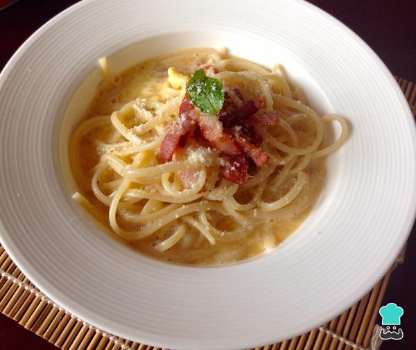 Recette de spaghetti carbonara à l'italienne - Étape 10