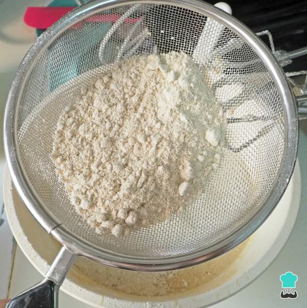 Recette de la génoise au citron et aux graines de pavot - Étape 2