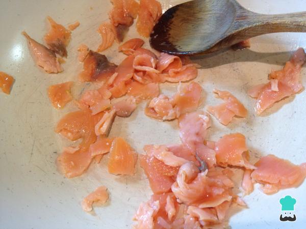 Recette de pâtes au saumon et tomates séchées - Étape 2