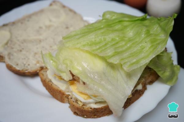 Recette de sandwich au thon et aux œufs durs - Étape 9