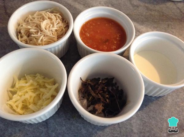 Recette de nouilles à la sauce Caprese - Étape 1