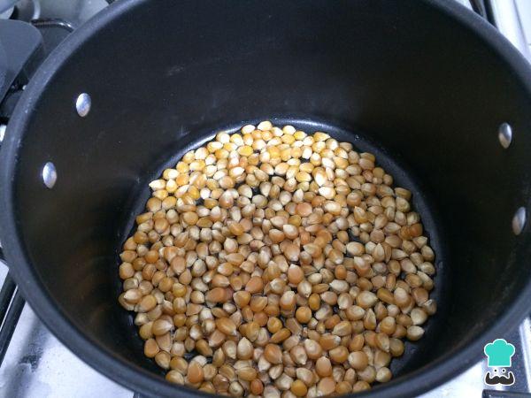 Recette de maïs soufflé au beurre à la poêle - Étape 2