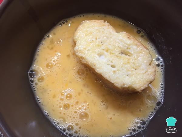 Recette de Torrijas au lait, au sucre et à la cannelle - Étape 4
