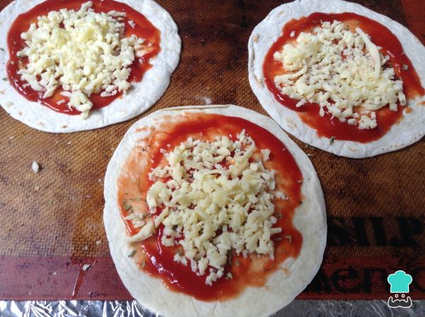 Recette de pizza au saumon et à la roquette - Étape 3