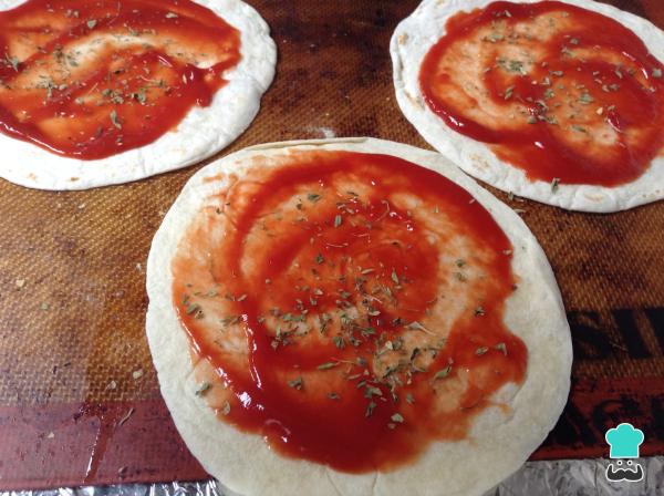 Recette de pizza au saumon et à la roquette - Étape 2