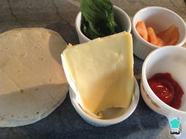 Recette de pizza au saumon et à la roquette - Étape 1