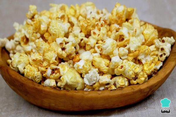 Recette de maïs soufflé au beurre à la poêle