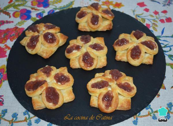 Recette de pâte feuilletée farcie aux oignons caramélisés