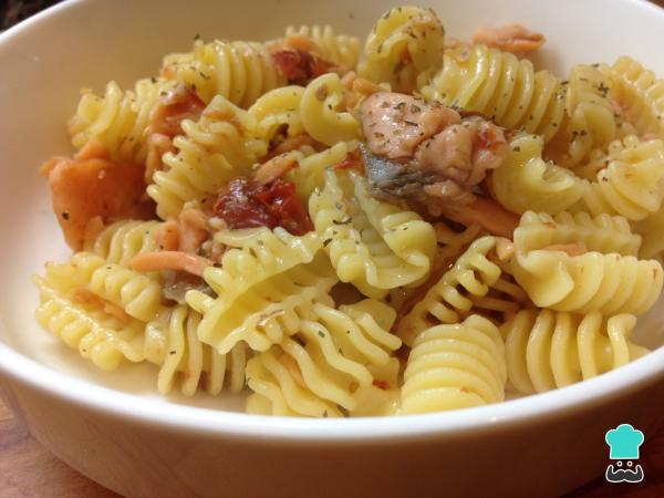 Recette de pâtes au saumon et tomates séchées