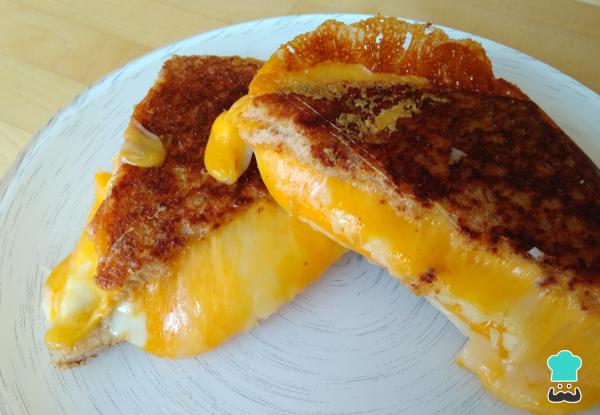 Recette de sandwich au fromage fondu