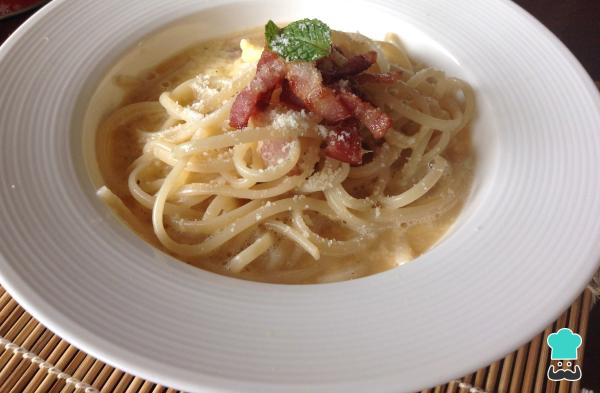 Recette de spaghetti carbonara à l'italienne