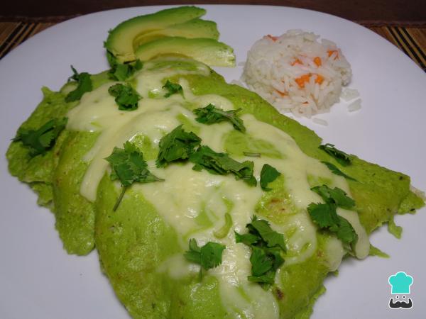 Recette d'enchiladas à l'avocat et sauce au poivre poblano