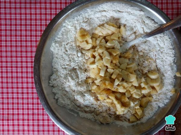 Recette de pain sucré aux bananes et aux fraises - Étape 3