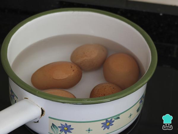 Feuilleté au thon, aux œufs et à la tomate Recette Empanadas - Étape 2