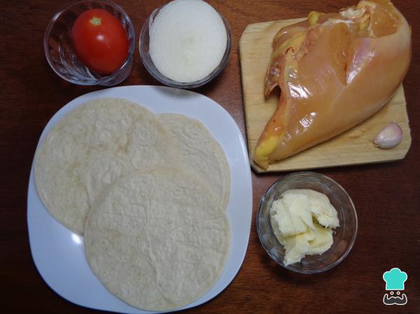 Recette Chimichanga au poulet et au fromage - Étape 1