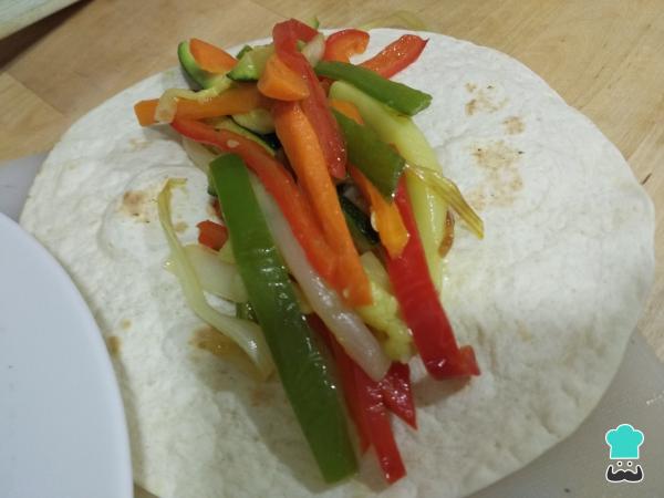 Recette de Wrap de Légumes aux Légumes Rôtis - Étape 6