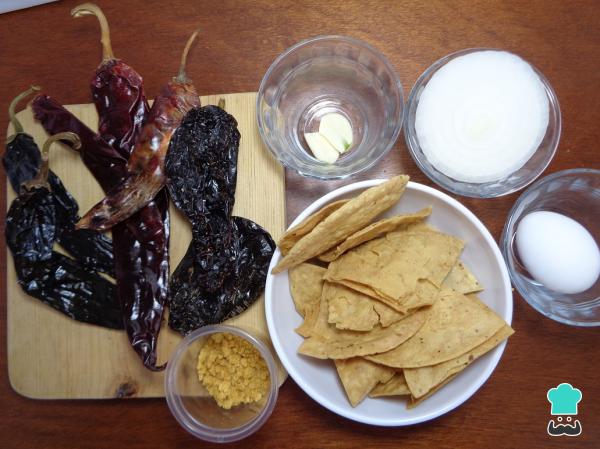 Recette de Chilaquiles aux trois sauces chili - Étape 1