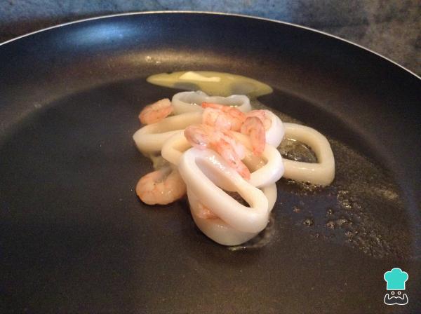 Recette de nouilles aux calamars et crevettes - Étape 3