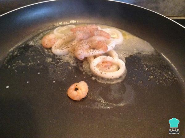 Recette de nouilles aux calamars et crevettes - Étape 5