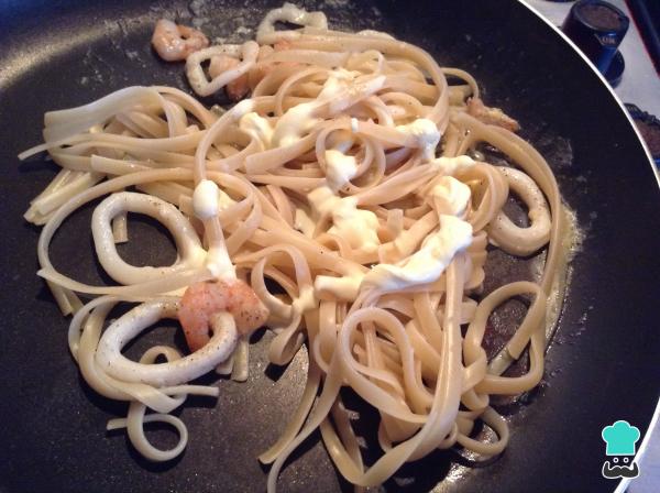 Recette de nouilles aux calamars et crevettes - Étape 7