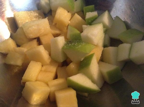 Recette de salade de pommes et de raisins secs - Étape 2