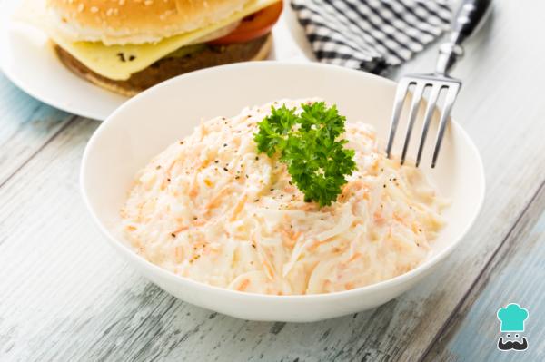 Chou avec la recette de la mayonnaise