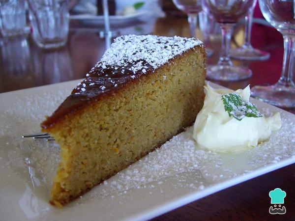 Recette de gâteau sans gluten à l'orange et aux amandes