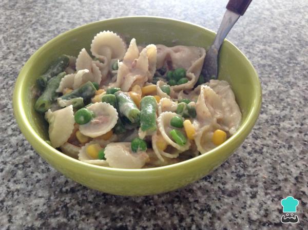 Recette de pâtes Farfalle aux légumes et au thon