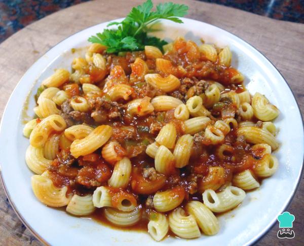 Recette de pâtes à la sauce tomate et aux légumes