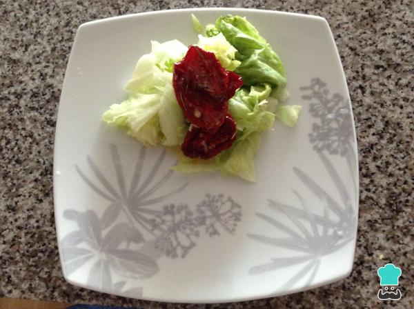 Recette de salade verte aux tomates séchées