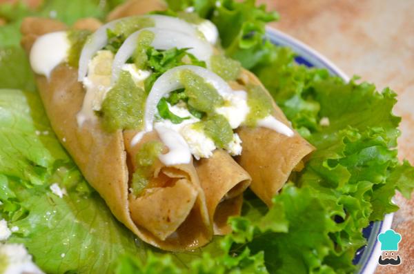 Recette mexicaine de Flautas au poulet - Étape 6