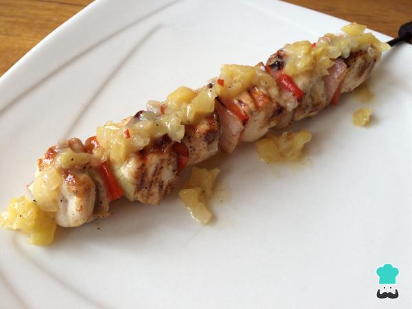 Recette de brochettes de poulet au chutney d'ananas