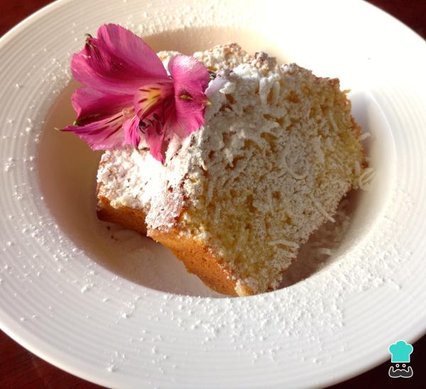 Recette de gâteau moelleux à la noix de coco